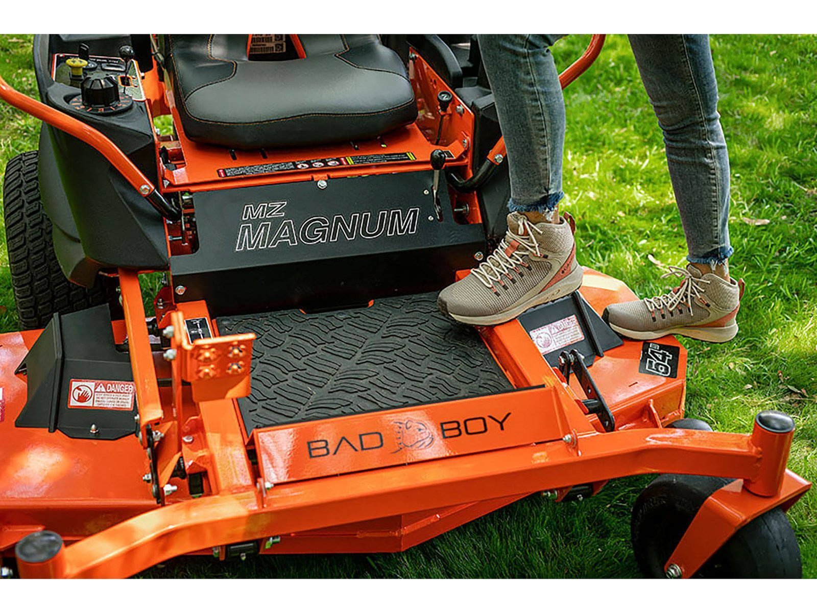 Bad Boy Magnum 54 in. 24 HP Gas Zero-Turn Mower - Image 4