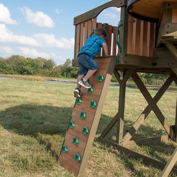 Backyard Discovery Eagles Nest Playhouse - Image 4