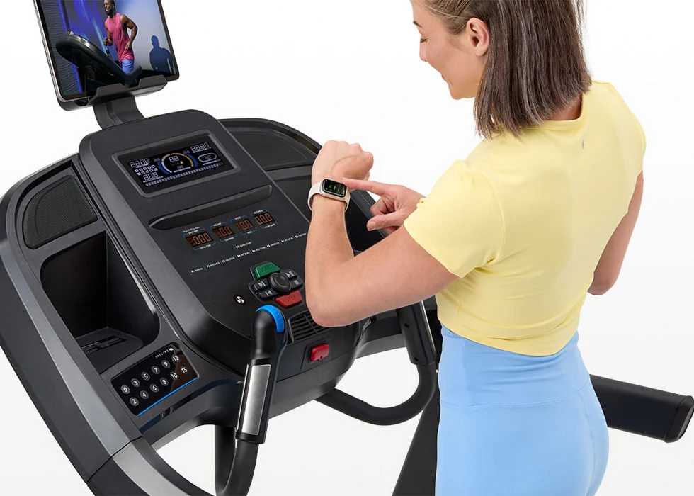 Horizon Fitness 7.0 AT Treadmill - Image 4
